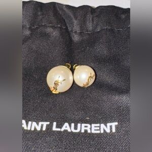 Saint Laurent CASSANDRE PEARL EARRINGS IN METAL GOLD AND CREAM